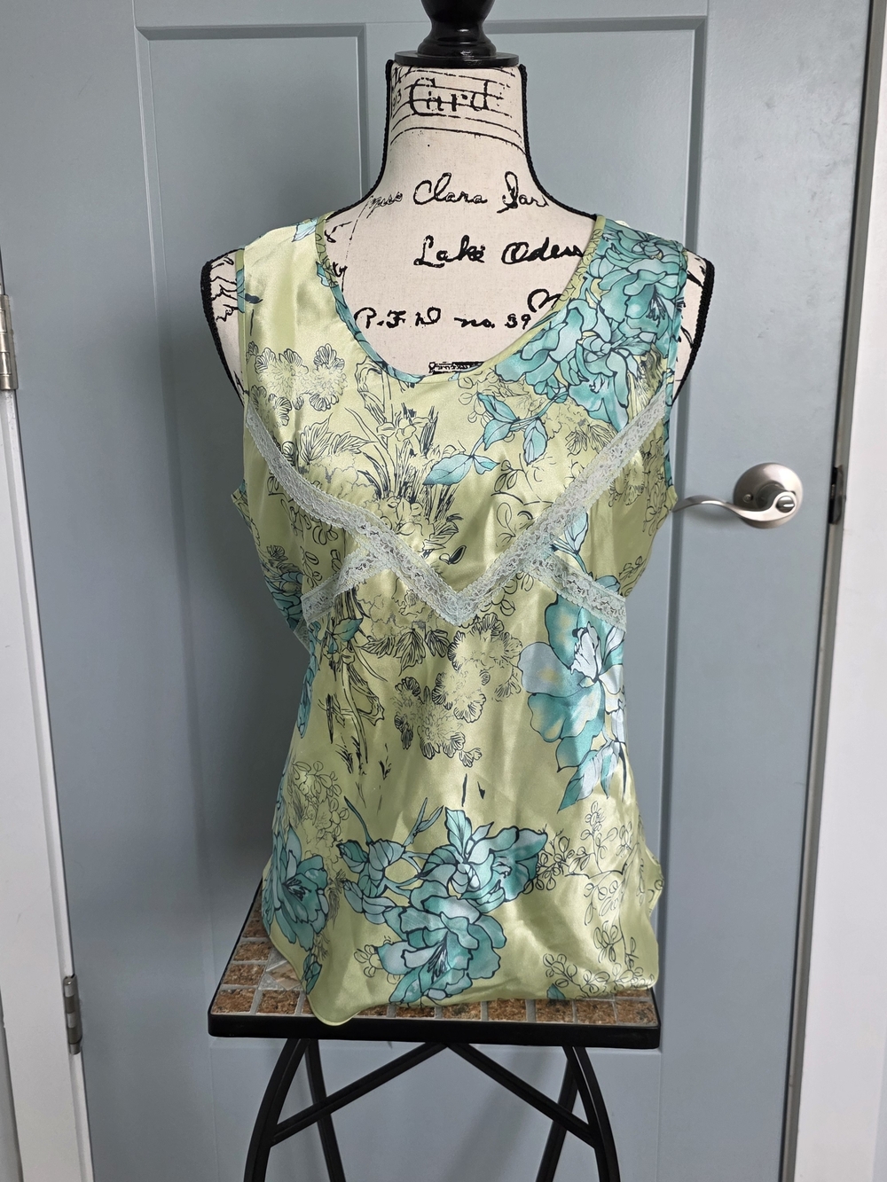 Jones New York Floral Satin Tank Top Lace Trim Lime Green Blue XL